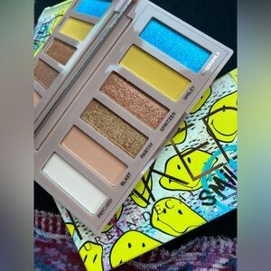 Urban Decay NAKED Mucho Happy  Smiley